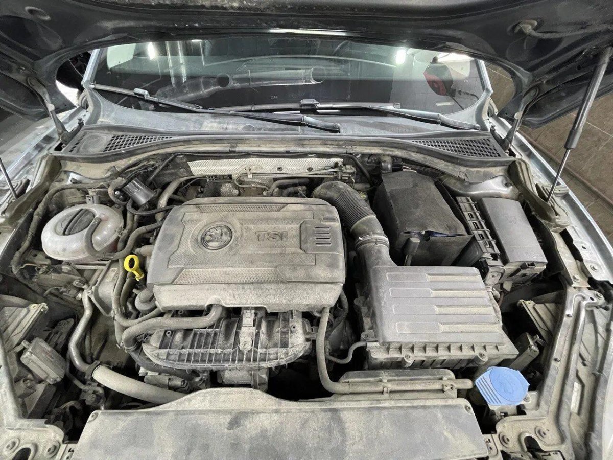 Подкапотное пространство