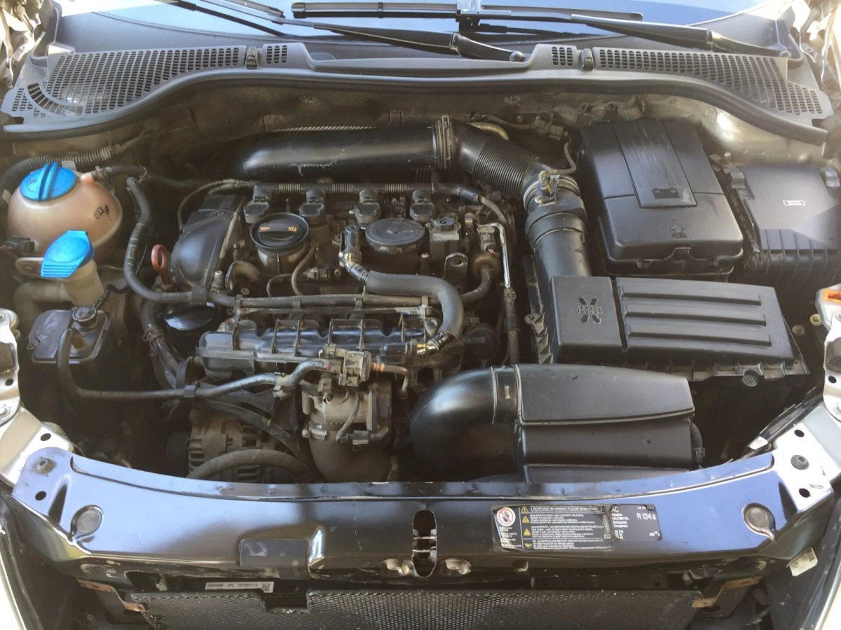 Шкода Октавия моторный отсек