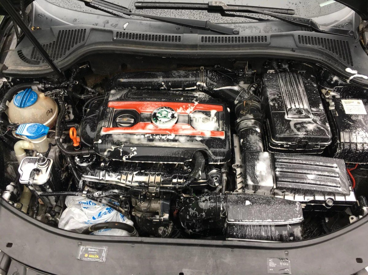 Суперб 2 моторный отсек