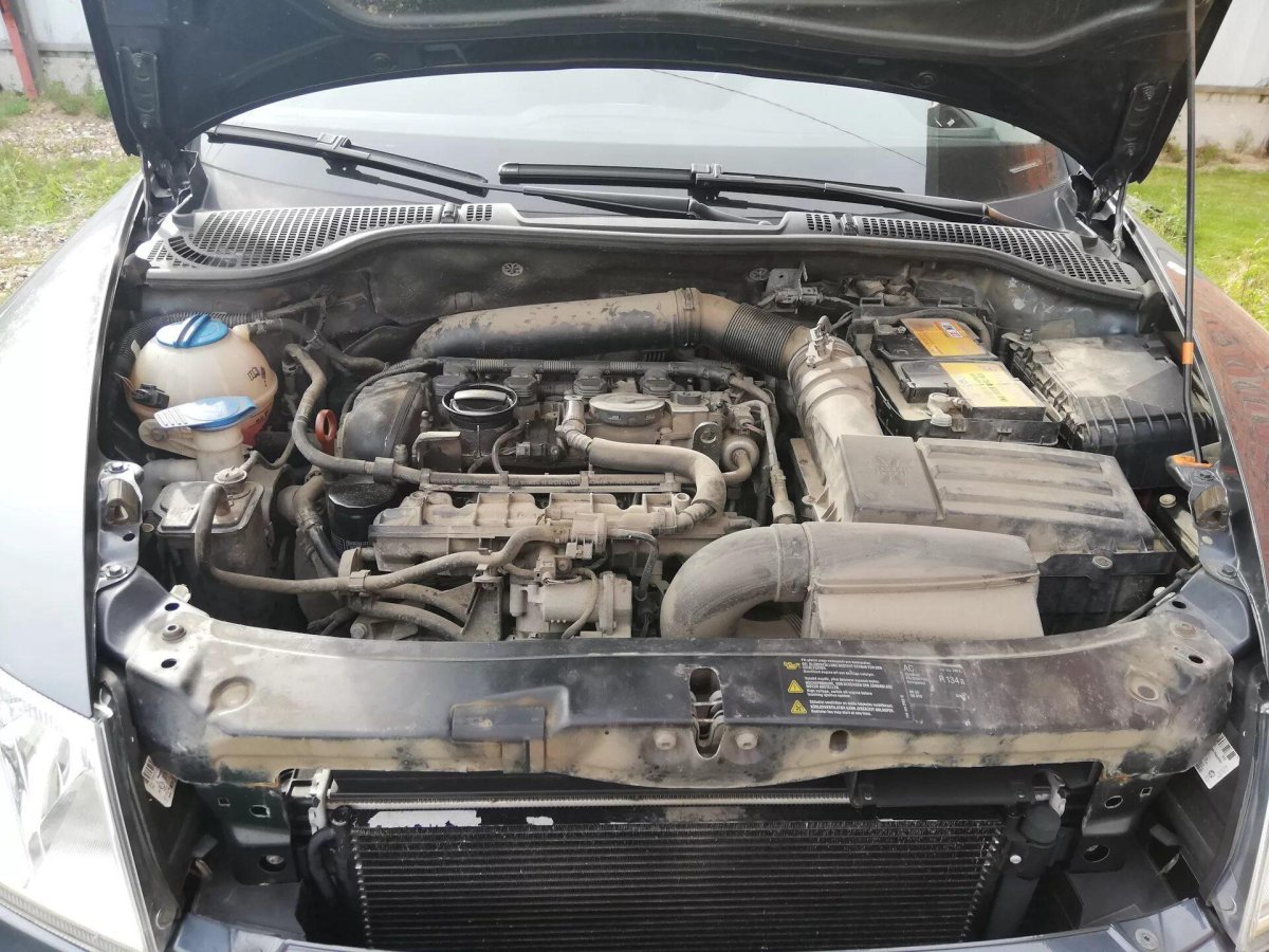 Подкапотка Октавия а5 1.6