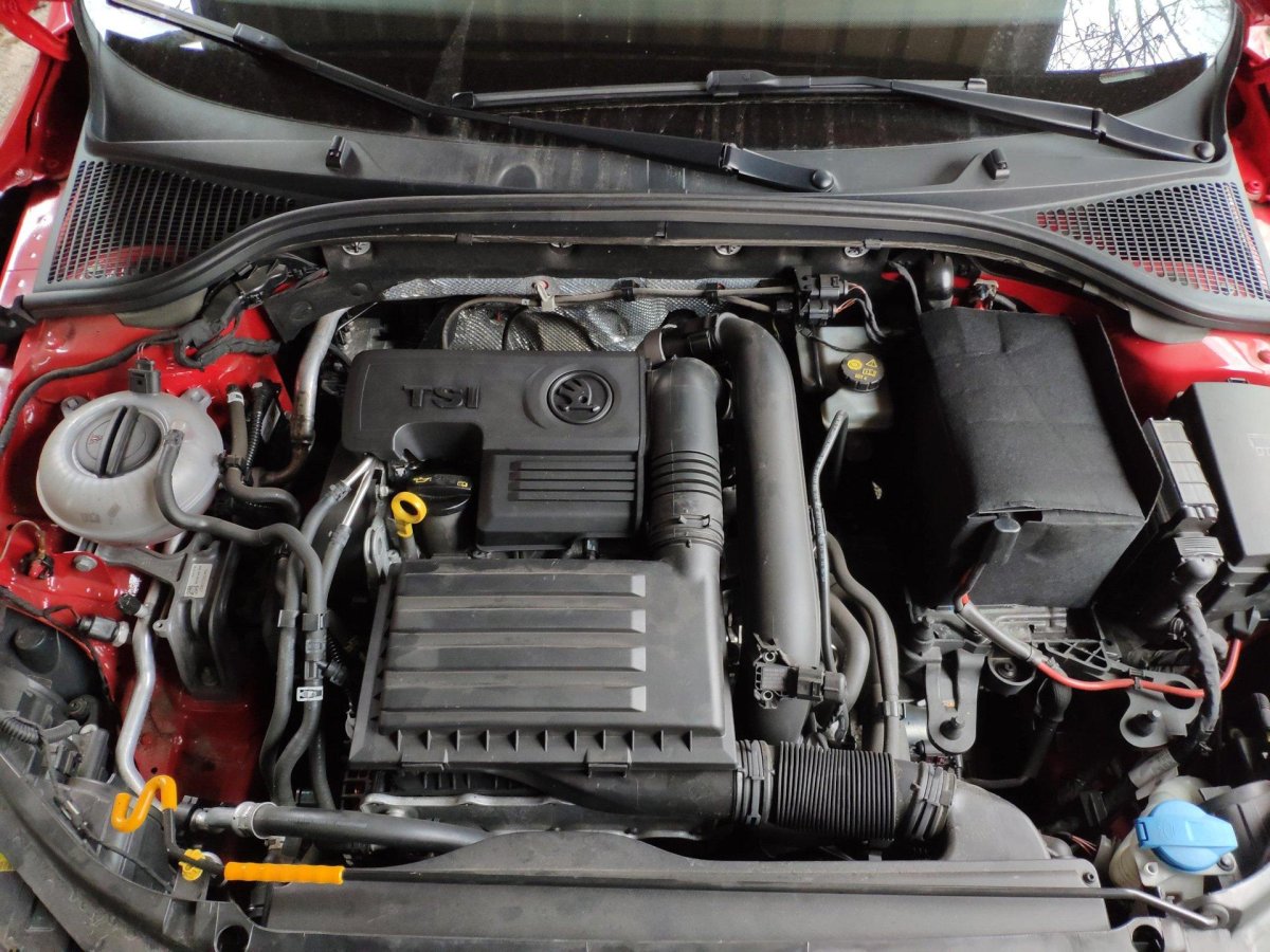 Octavia a8 подкапотное
