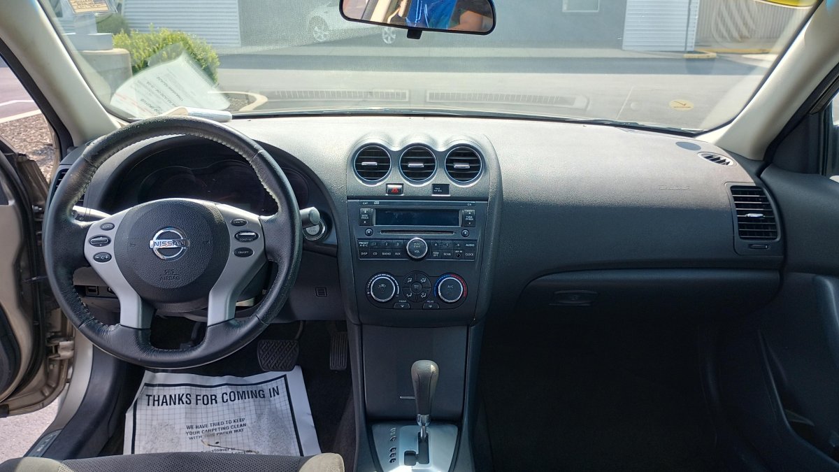 Мазда 3 2006 салон