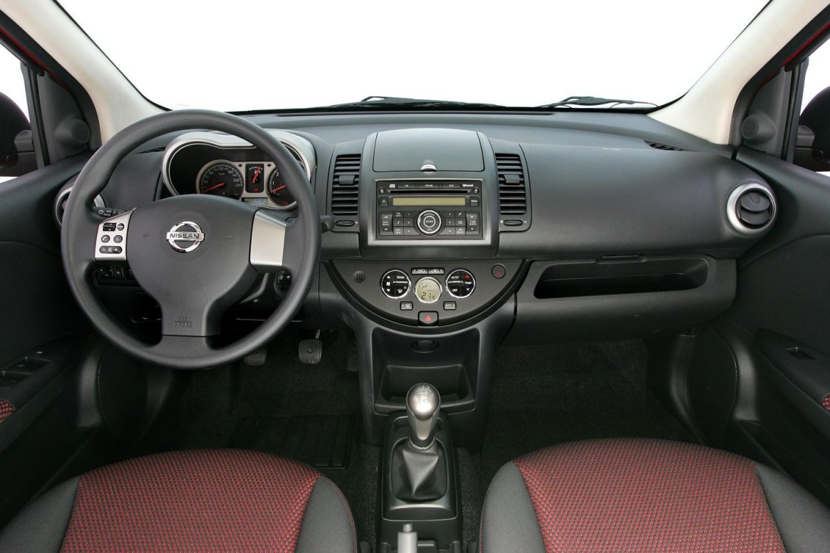 Nissan Note 2008 интерьер