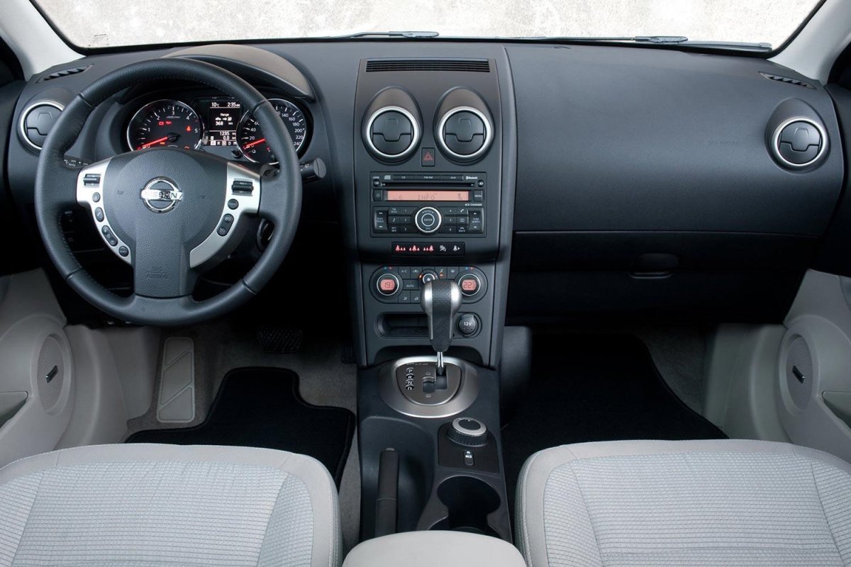 Nissan Qashqai 2007 салон