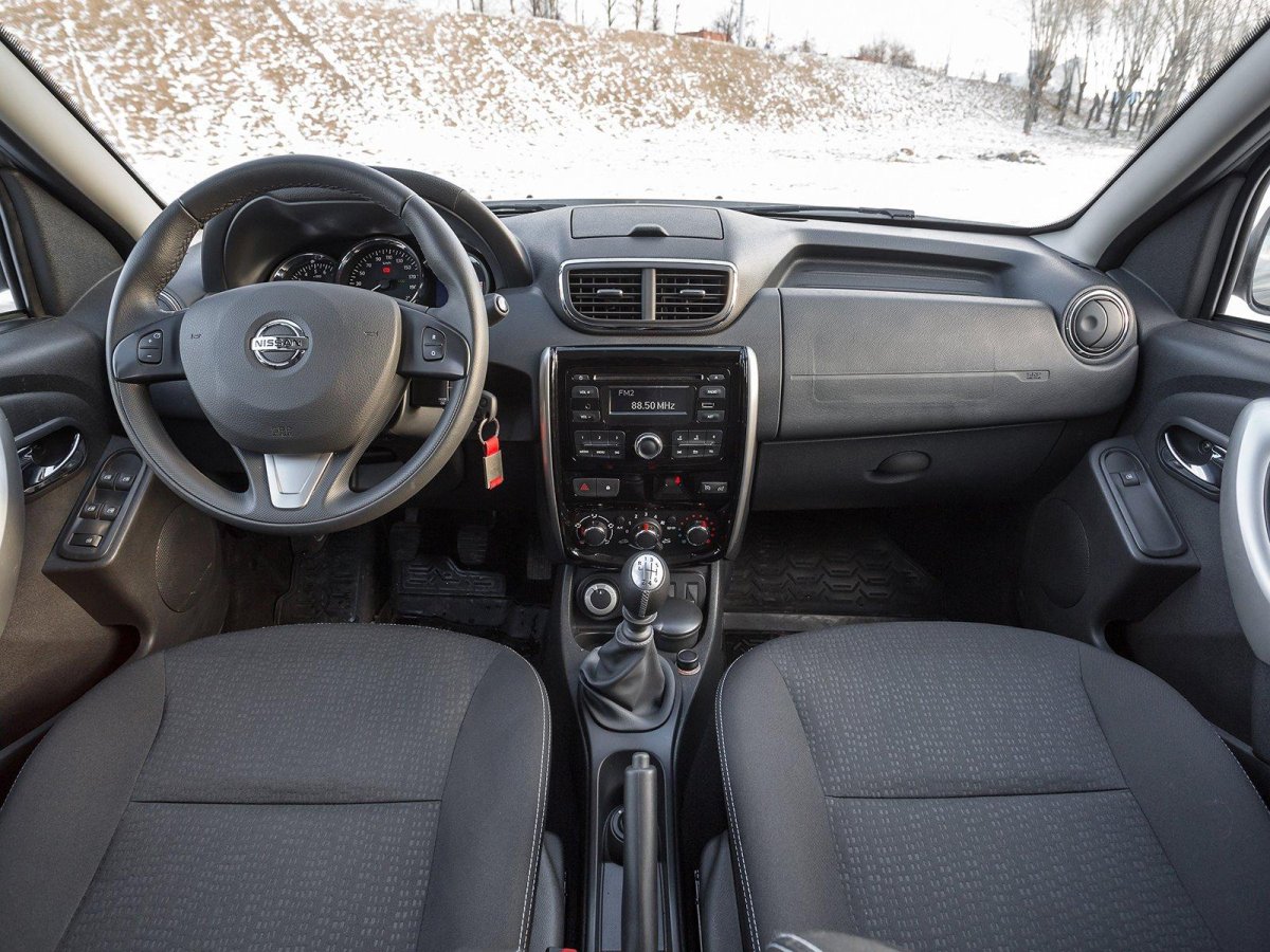 Nissan Terrano 2017 салон