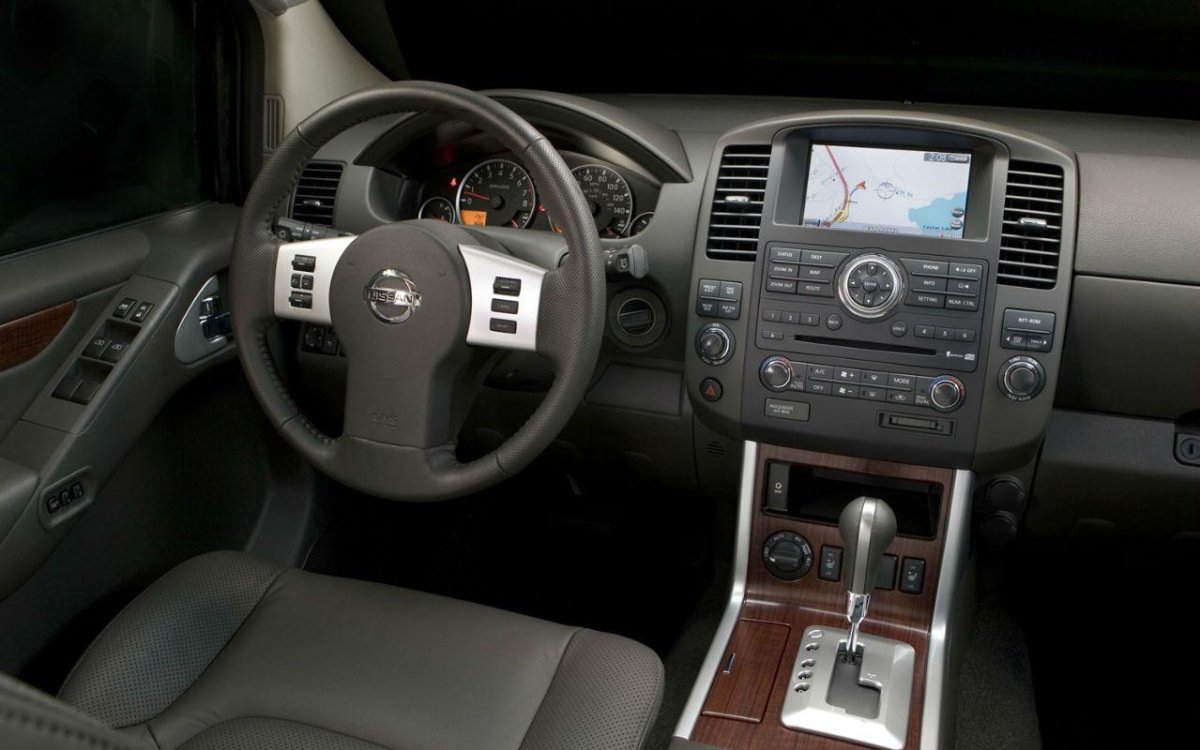 Nissan Pathfinder 2008 салон