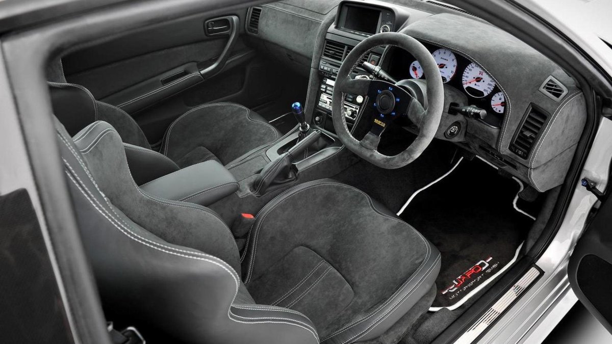 Nissan Skyline r34 gt салон