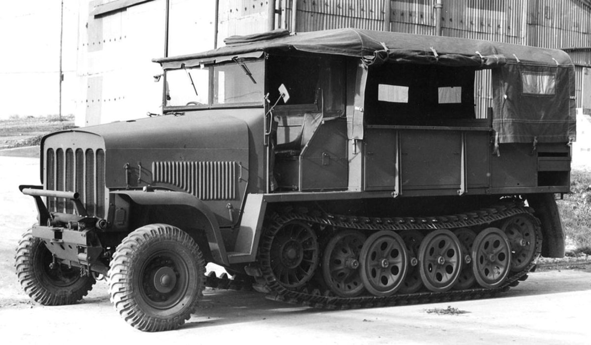 Артиллерийский тягач второй мировой