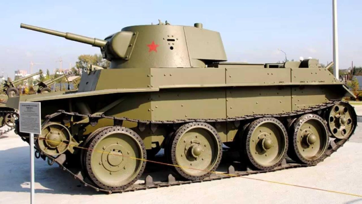 Танк БТ-2