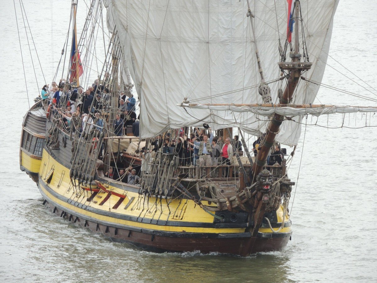 28-Пушечный Фрегат «Штандарт» Петра 1