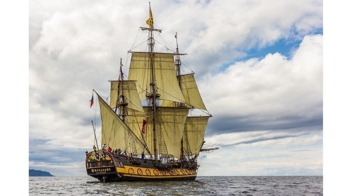 Корабль Штандарт Петра 1