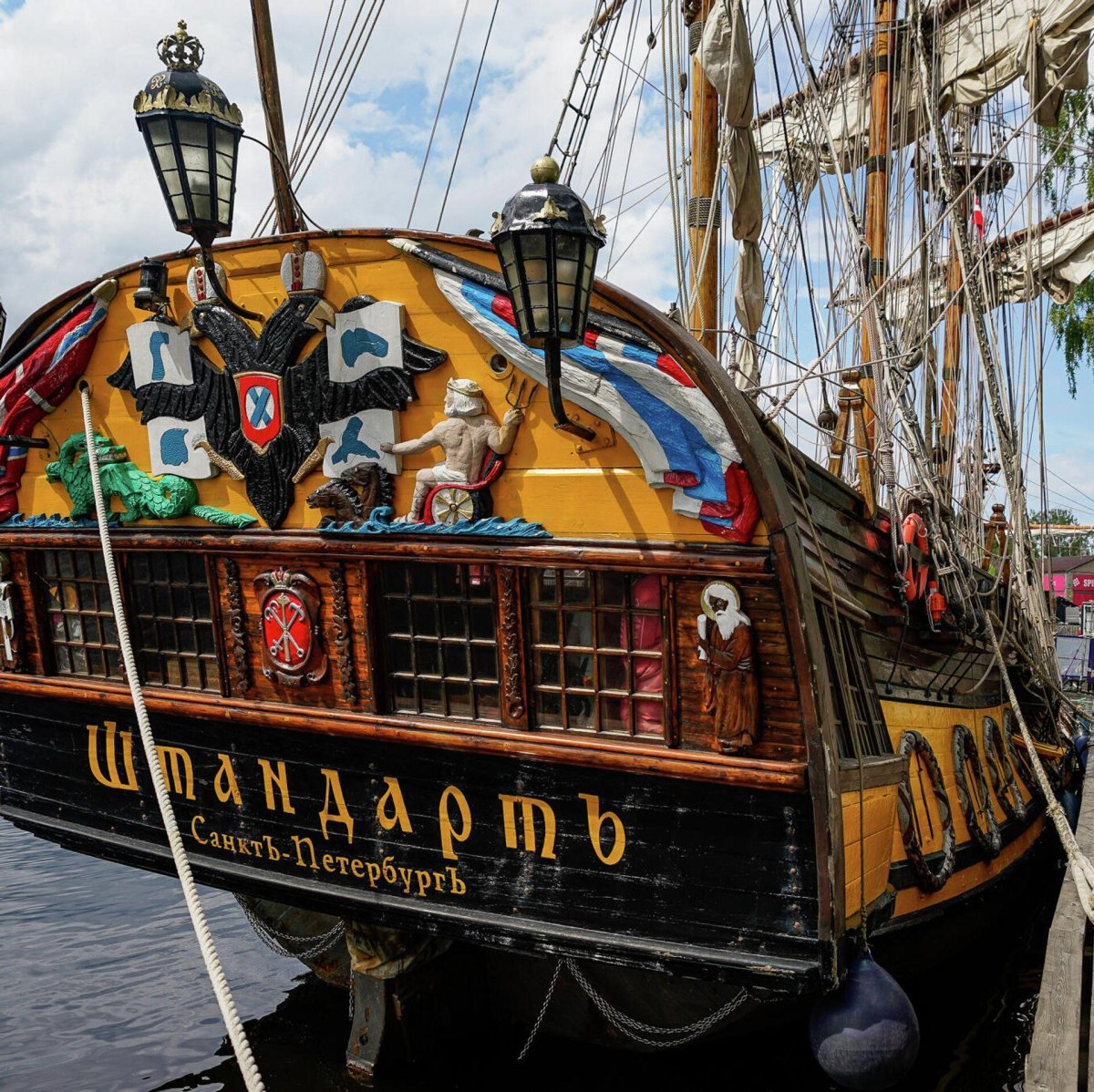 Корабль Штандарт Петра 1