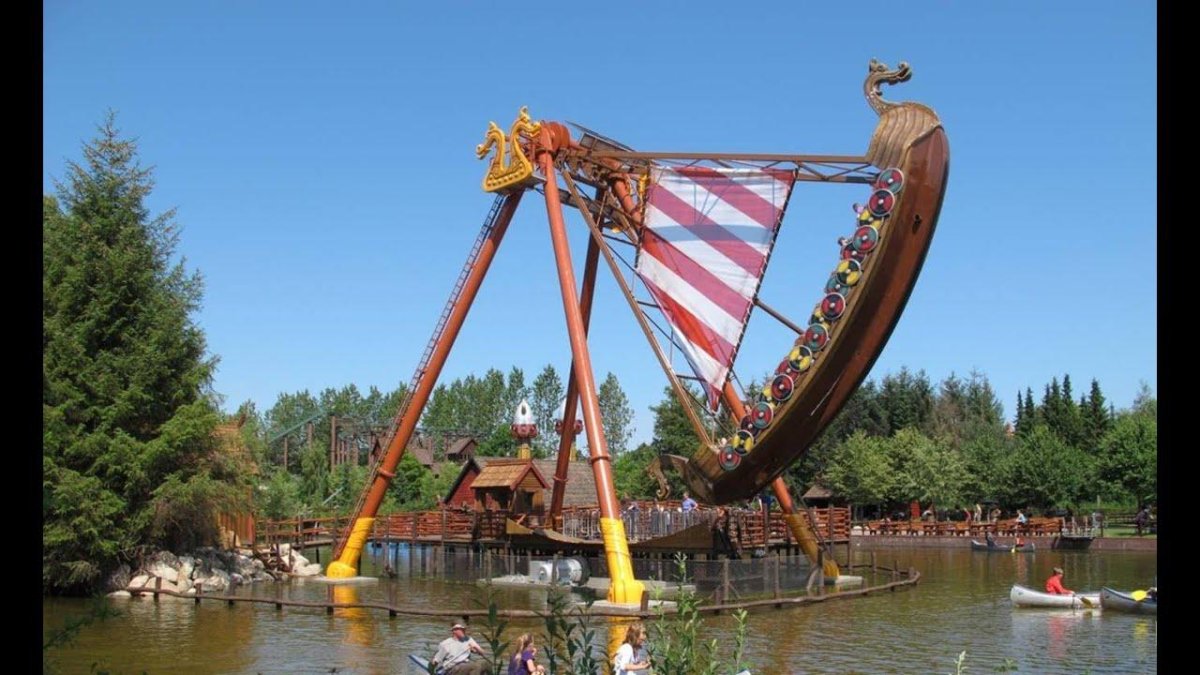 Корабль викингов аттракцион