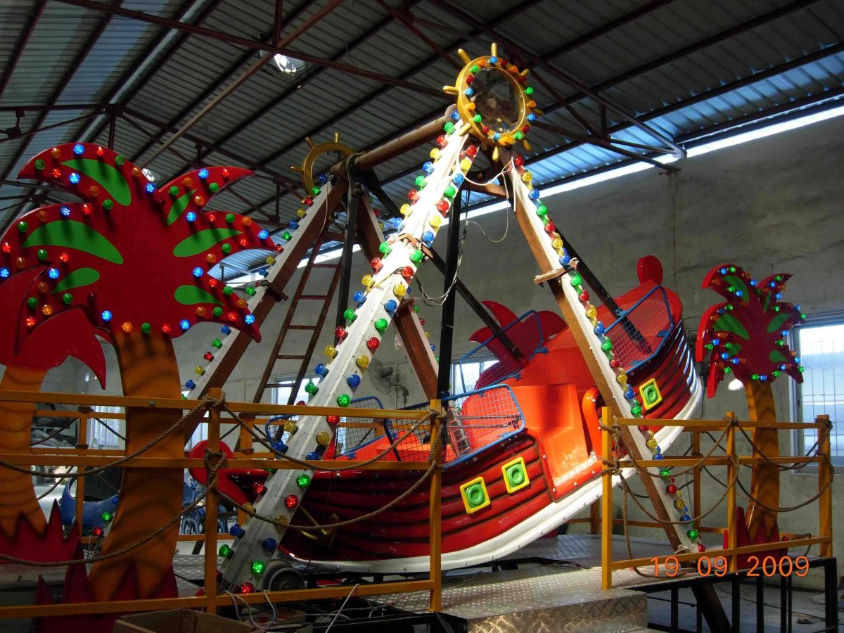 Аттракцион пиратский корабль