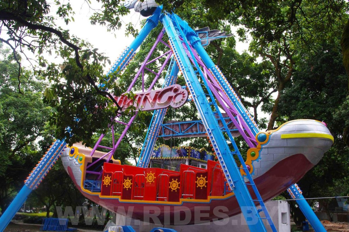 Аттракцион корабль