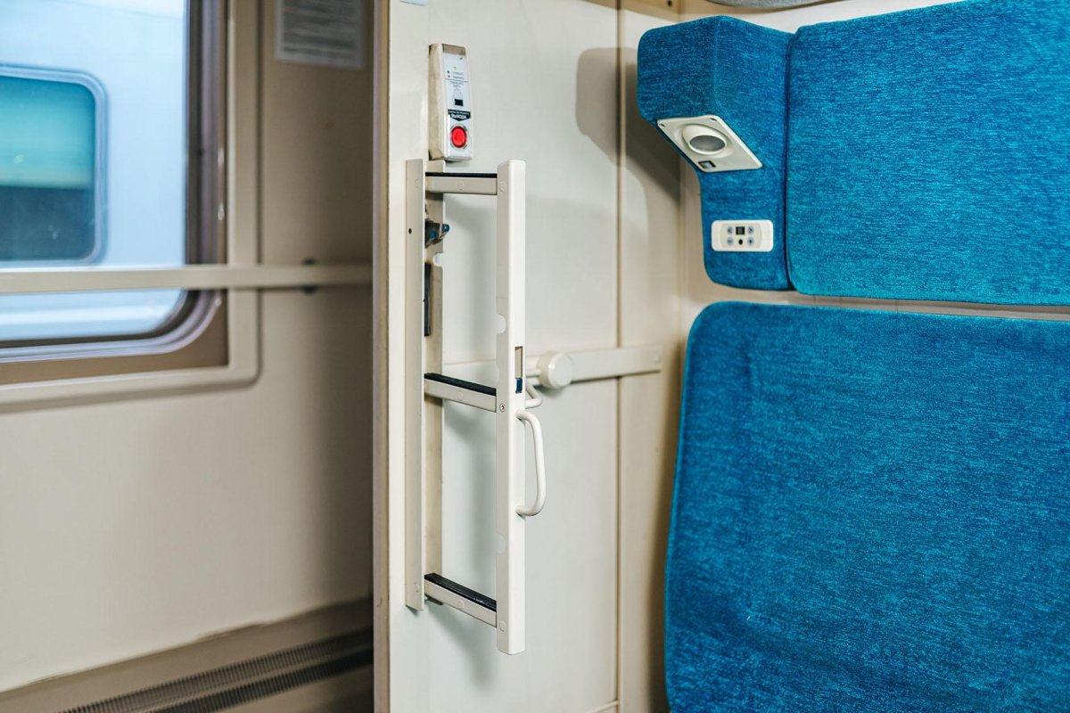 61-4440 Вагон пассажирский купейный