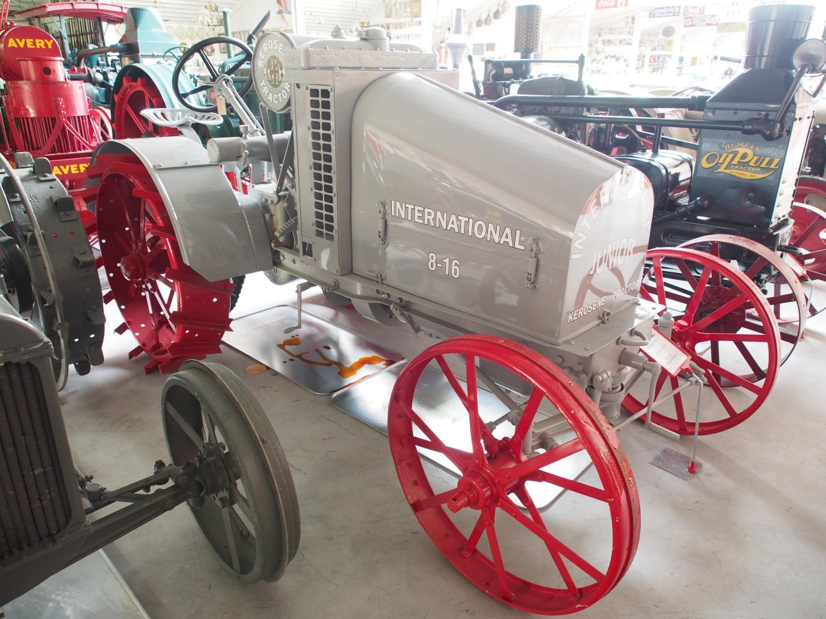 Трактор International 1920