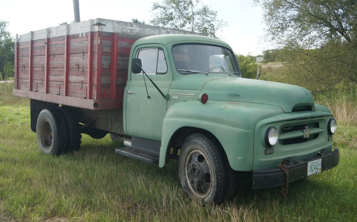 International Harvester r 160