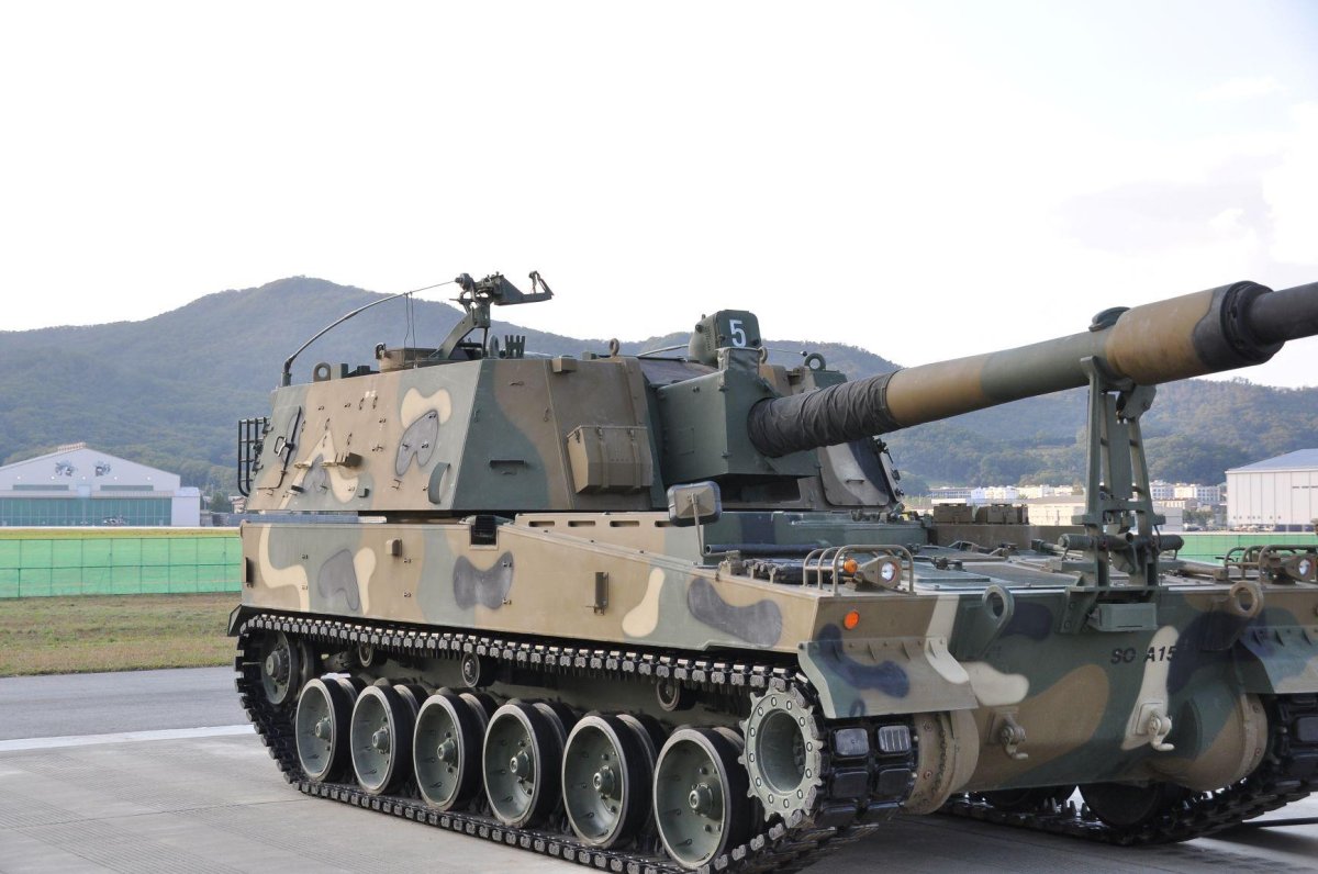 155-Мм самоходная гаубица k9 Thunder