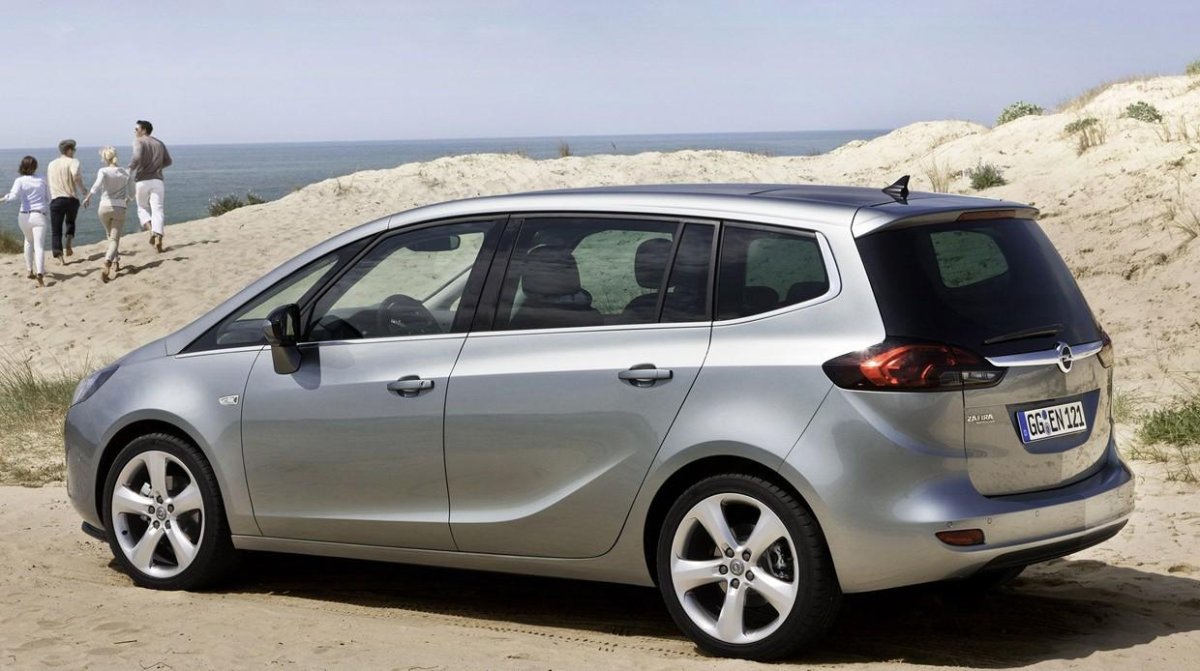 Опель Зафира 2022