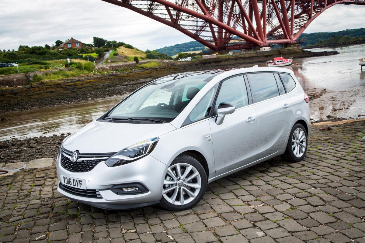 Opel Zafira Tourer 2016