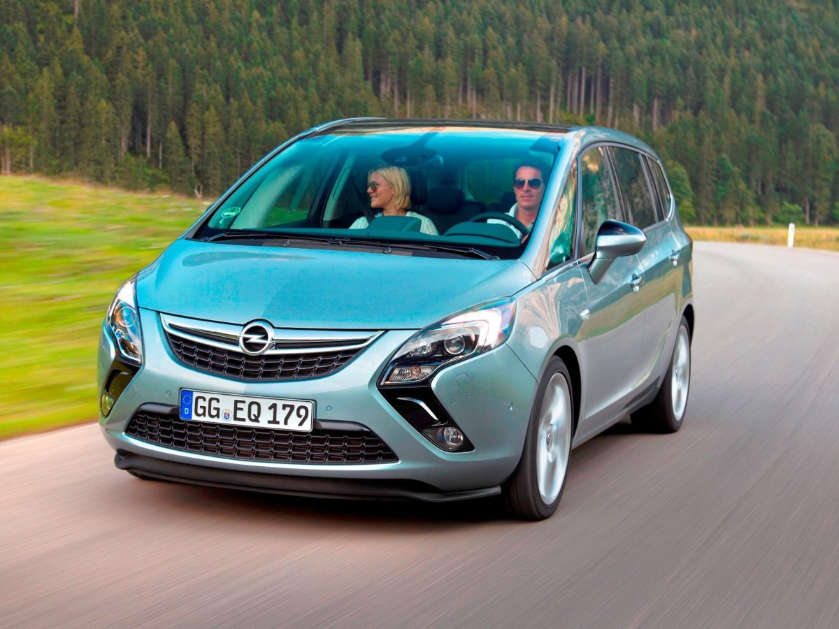 Opel Zafira Tourer 2012