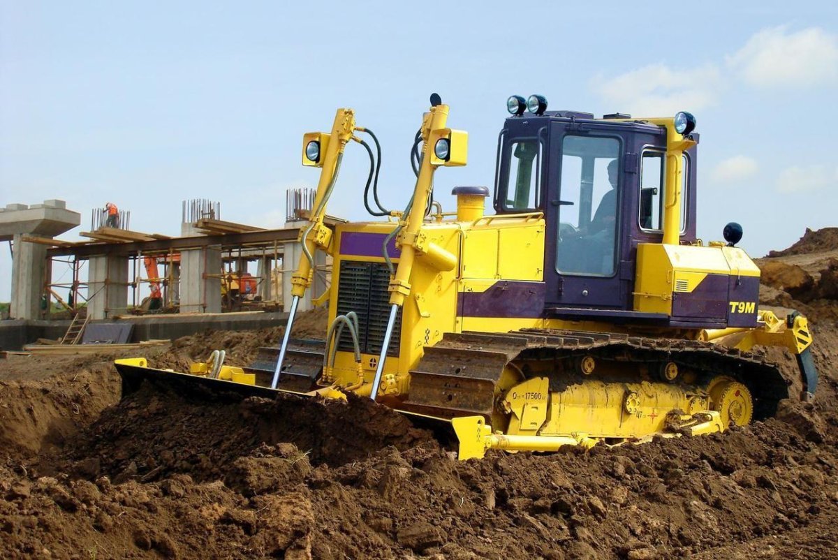 Трактор ЧЕТРА т9