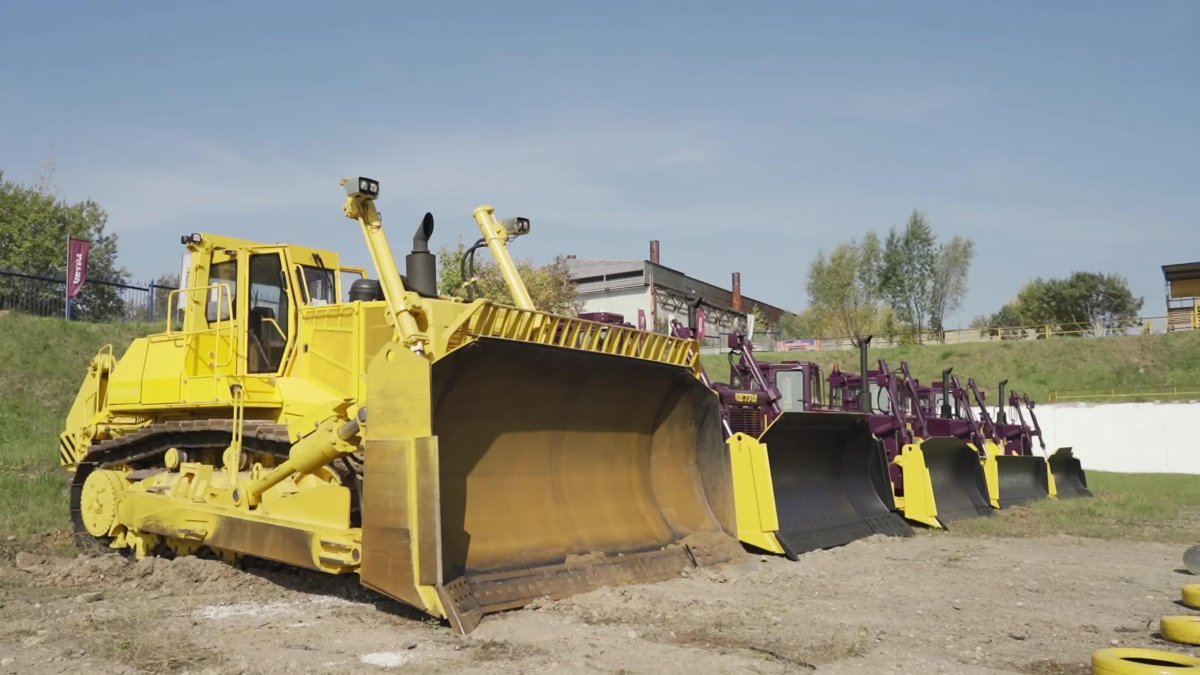 ЧЗПТ - Челябинский завод промышленных тракторов