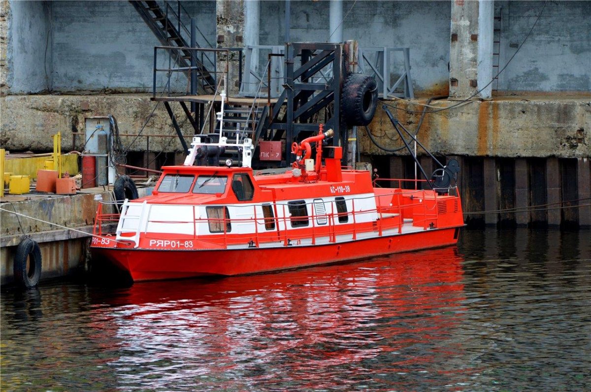 Пожарно-спасательный катер КС-110-39