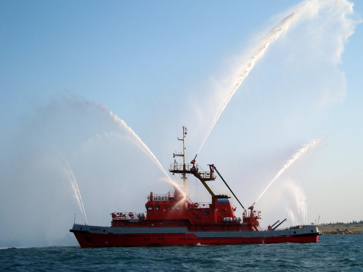 Пожарное судно Марс Новороссийск