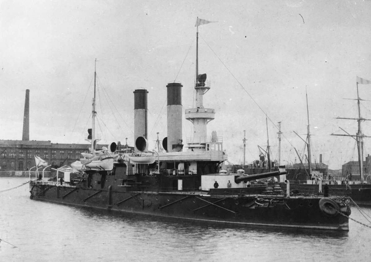 Генерал-Адмирал Апраксин броненосец