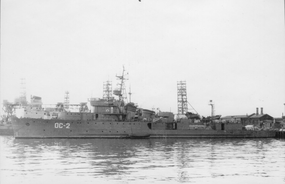 Тральщик Владимир Полухин