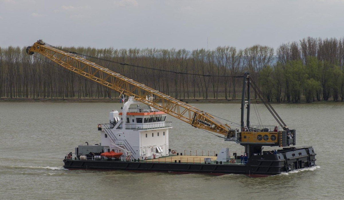 Crane Barge
