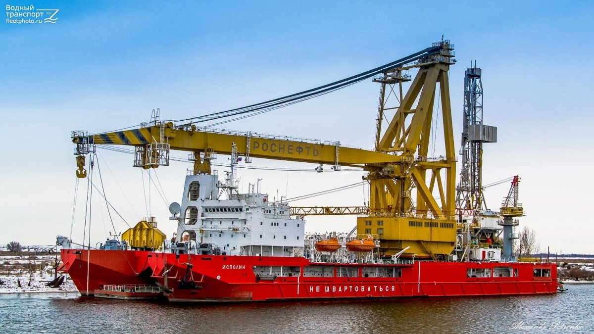 Плавучий кран Титан 2