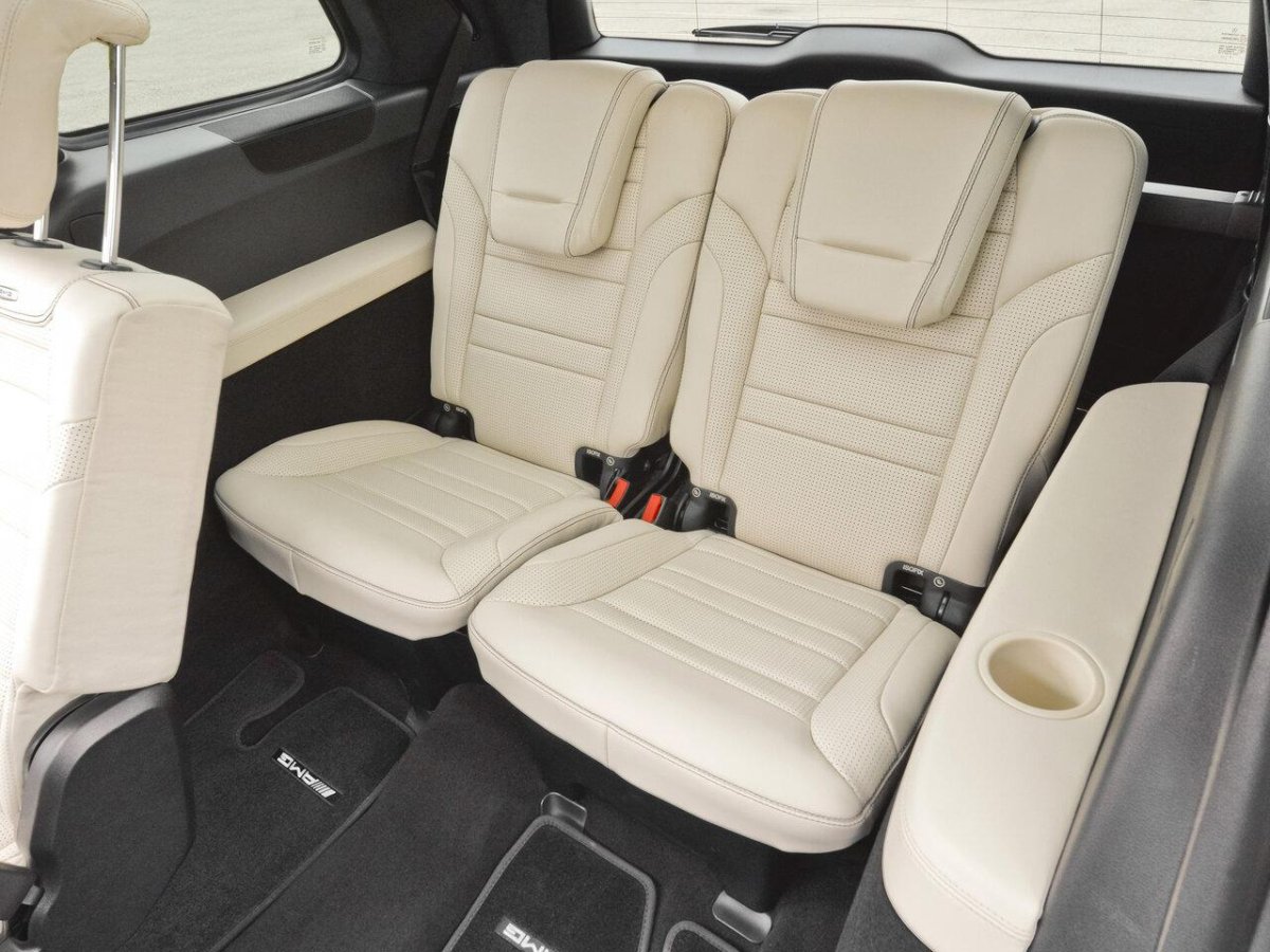 Мерседес gl салон сзади