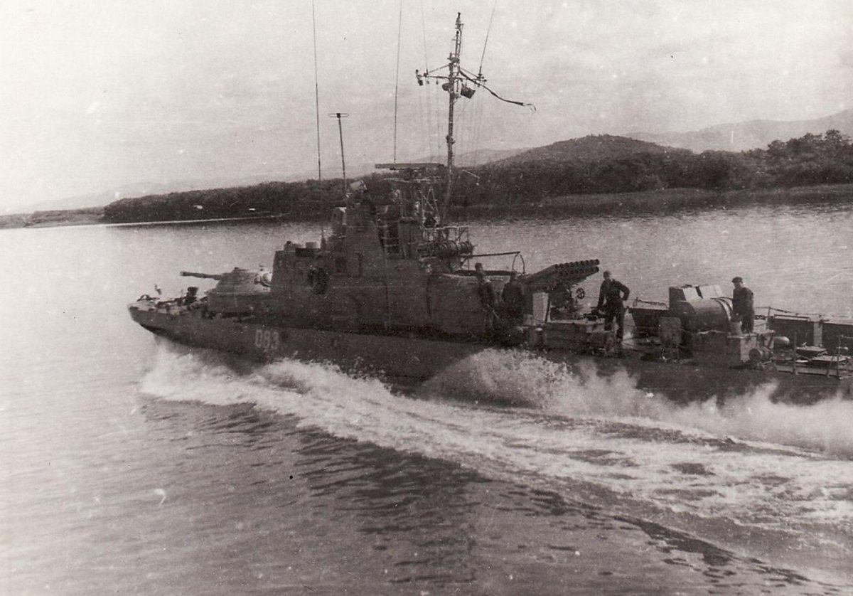 Бронекатер Шмель