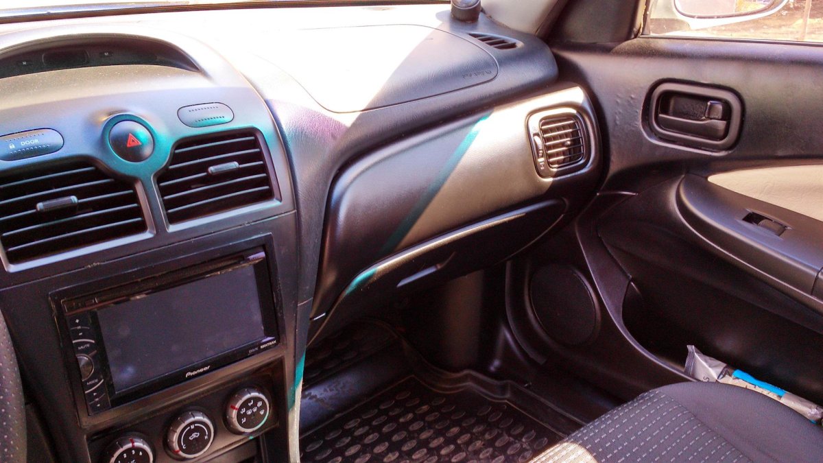 Nissan Almera Classic торпеда