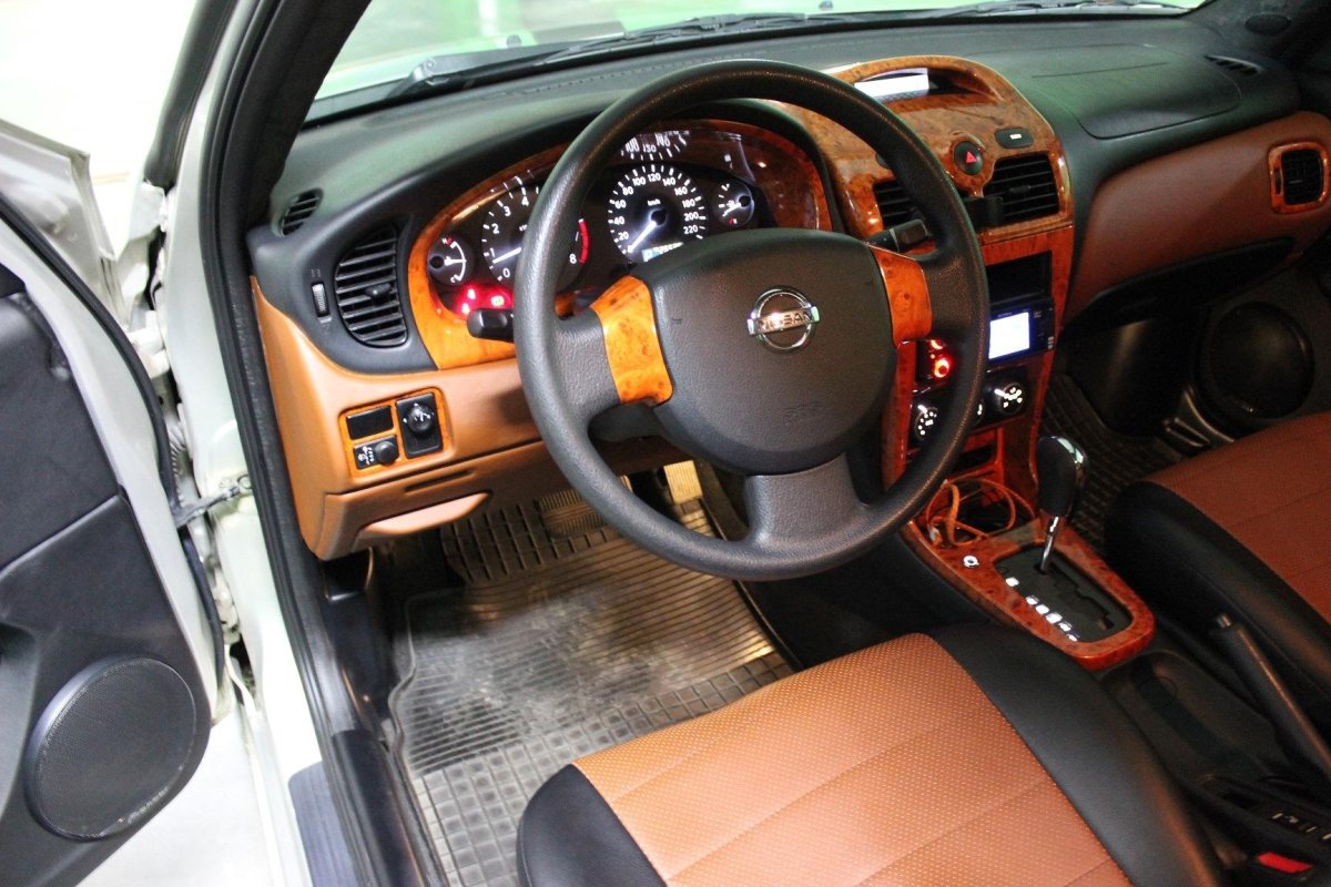 Тюнинг салона Almera n16