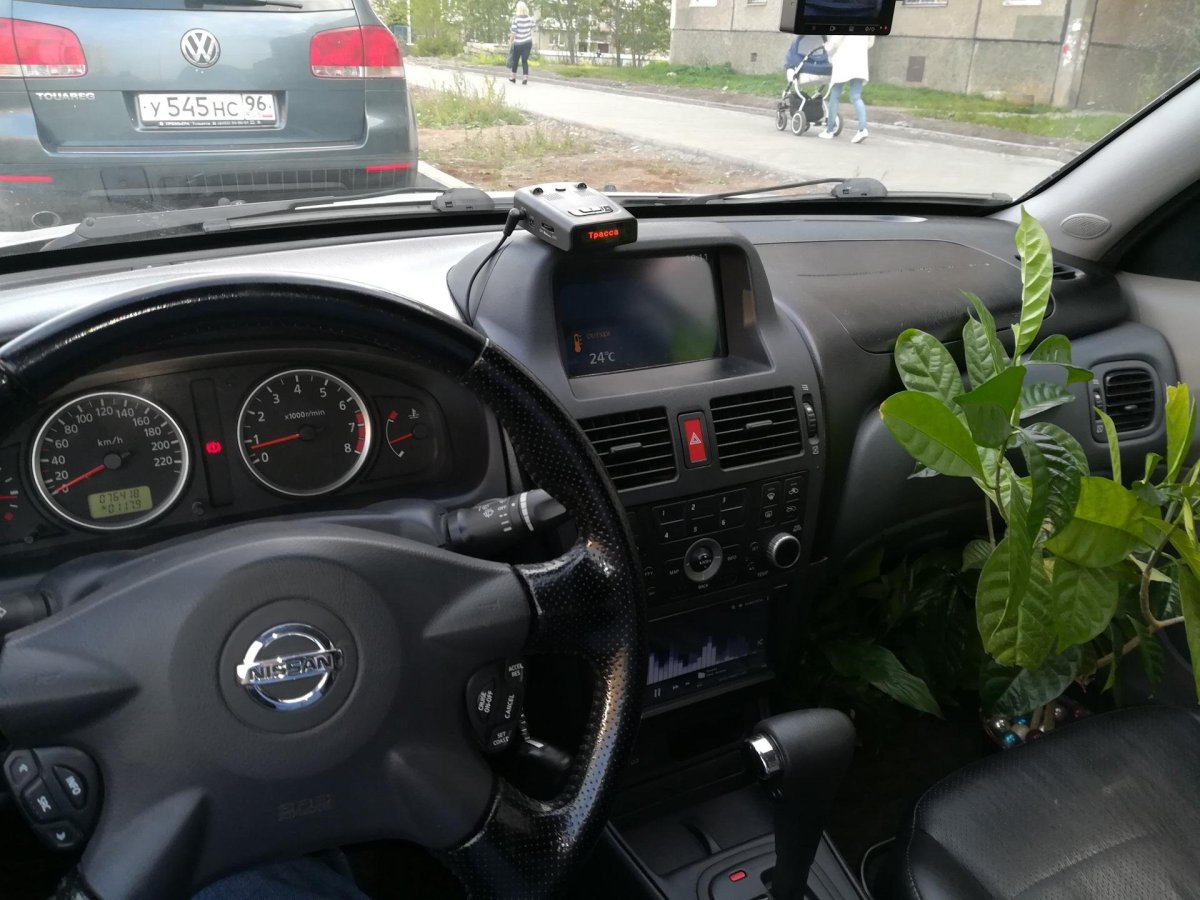 Nissan Almera n16 Торпедо