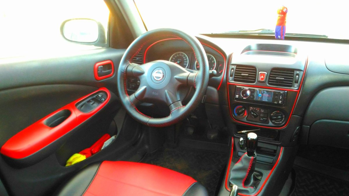 Nissan Almera n16 салон