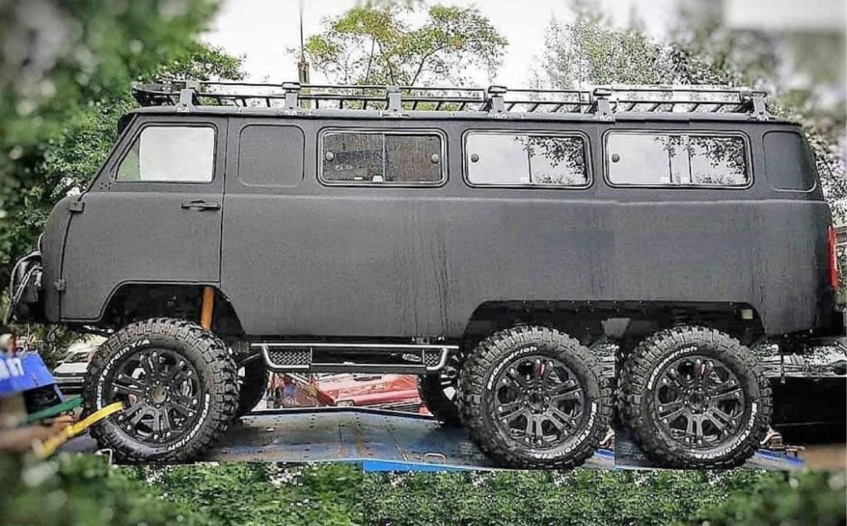 Тюнинговый УАЗ Буханка