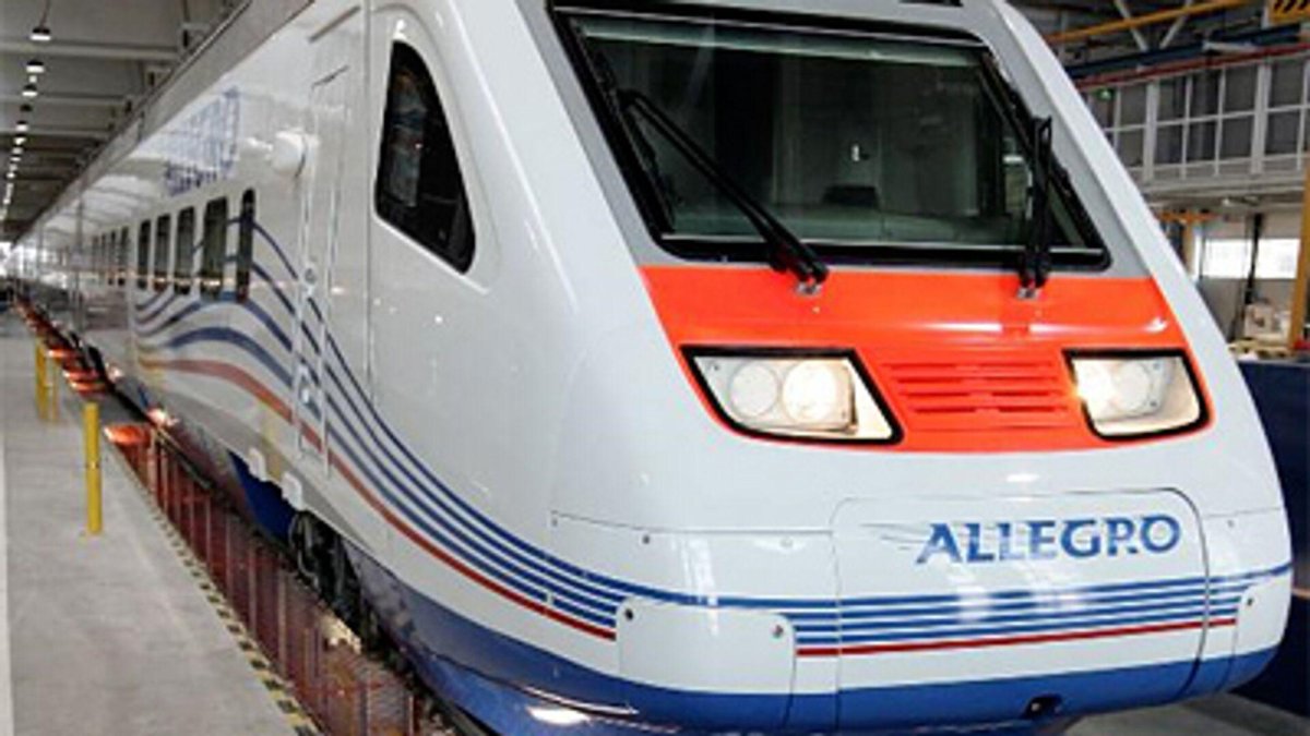 Поезд Аллегро из бумаги