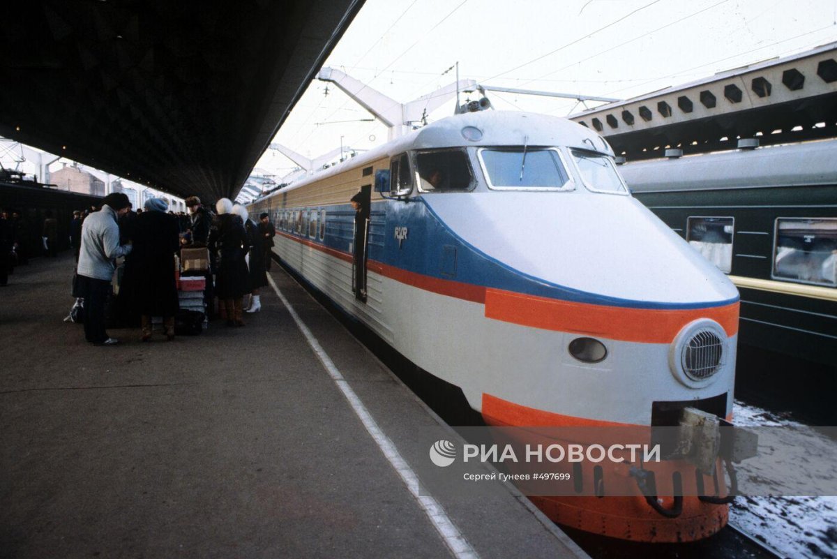 Эр200 электропоезд