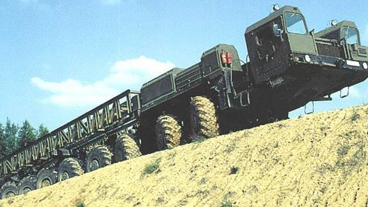 Тягач МЗКТ-79221