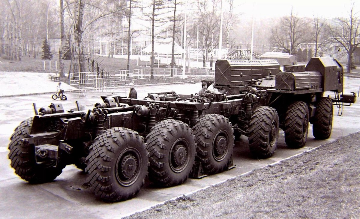 МАЗ 547 - ракетовоз