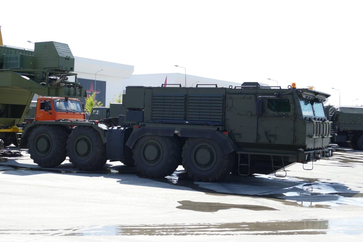 Тягач КАМАЗ 78504