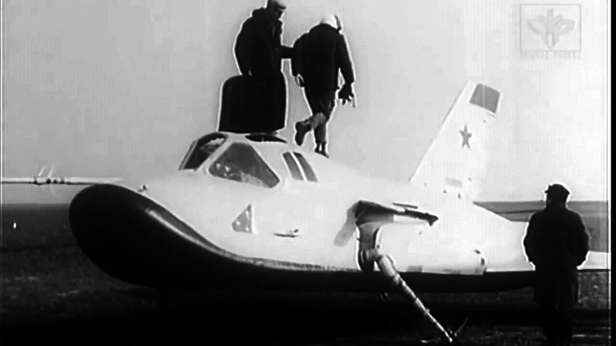 Самолет лапоть космический