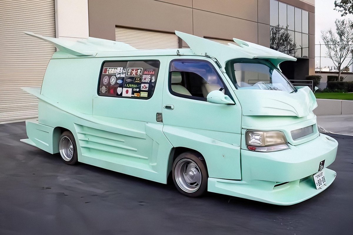 Тойота фургончик