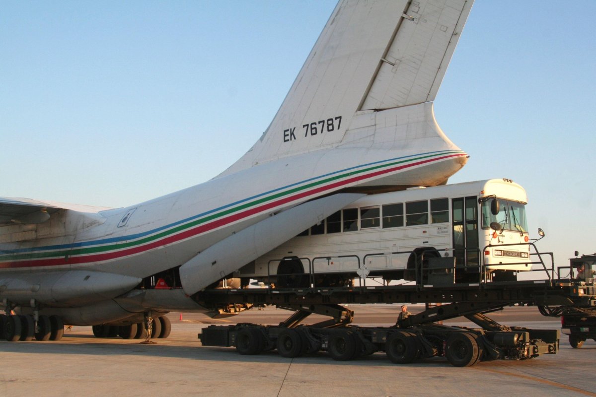 Грузовой самолет ил-76