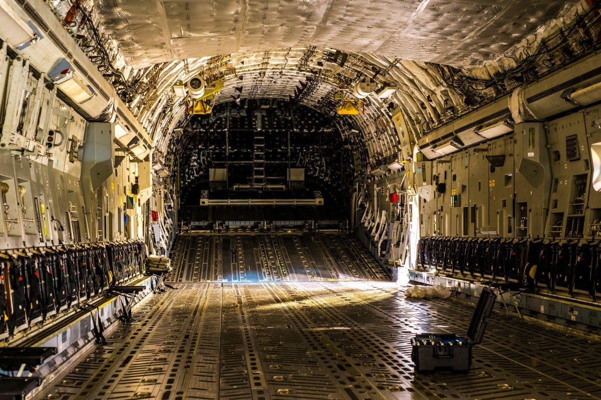 Boeing c-17 Globemaster внутри